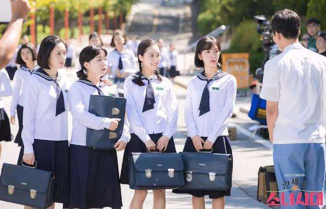 内衣少女时代